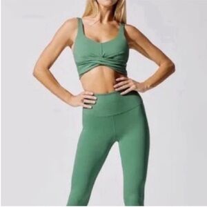 Carbon 38 Green twist sports bra small